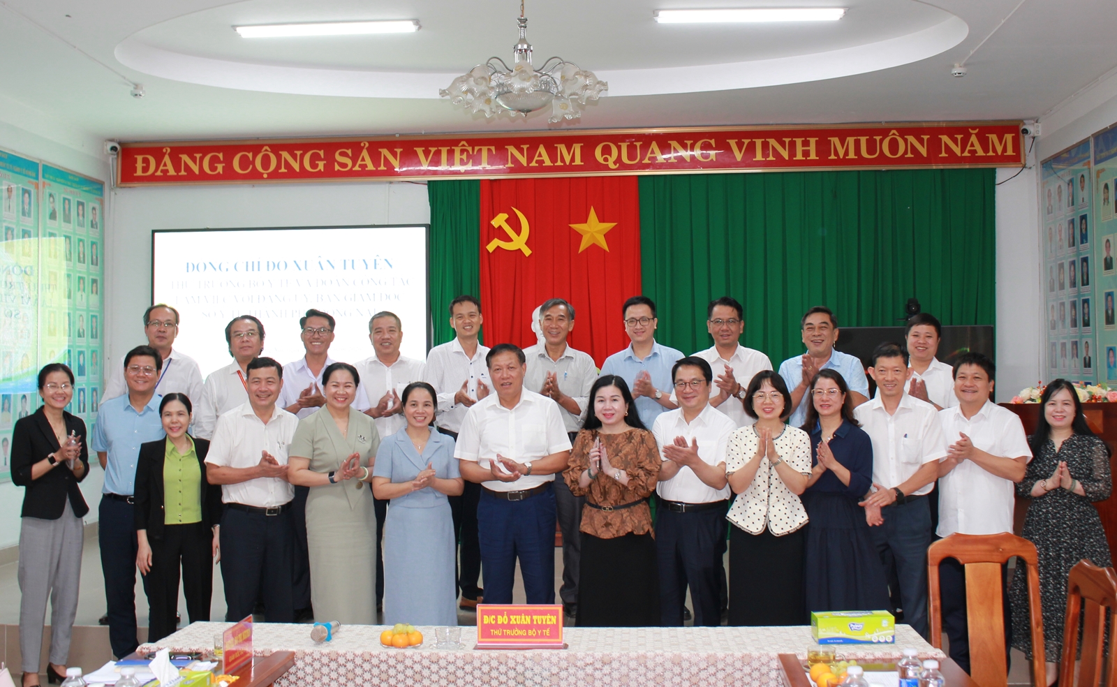 img4369-17800561978031925361437 Thứ trưởng Đỗ Xuân Tuyên: Đưa y tế đến gần dân, lấy phòng bệnh làm trọng tâm- Ảnh 3.