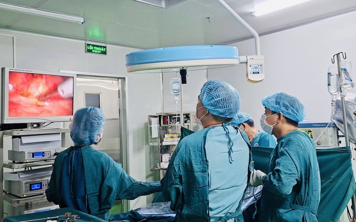 Cứu sống bệnh nhân sốc mất máu do đa chấn thương bụng sau tai nạn giao thông - Ảnh 3.