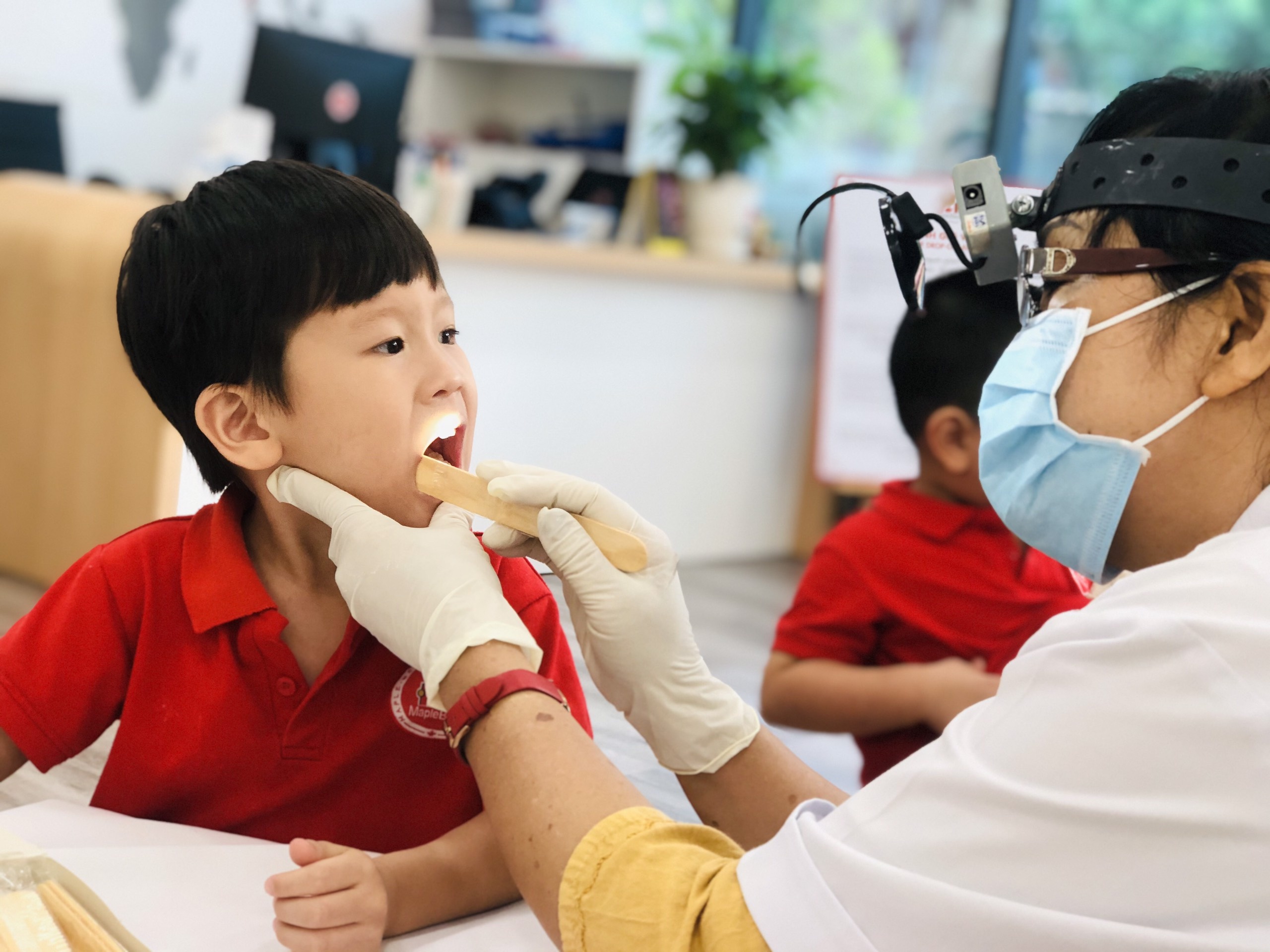 100% học sinh, sinh viên sẽ được khám sức khỏe ít nhất 1 lần/năm- Ảnh 1.