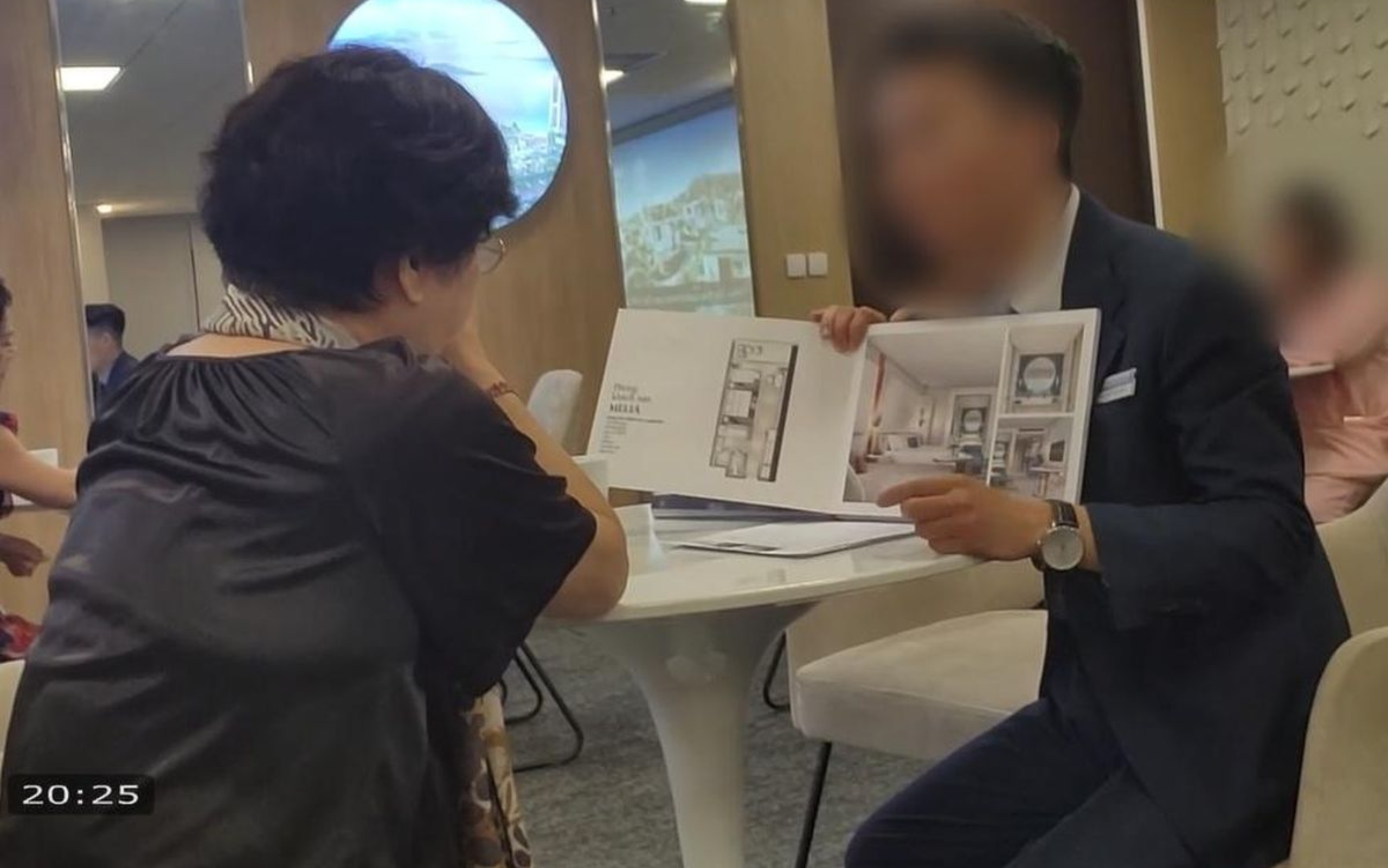 Vì sao sập bẫy 'hợp đồng kỳ nghỉ': Thế giới quan khác biệt của người cao tuổi tử tế, có trình độ, địa vị?- Ảnh 2.