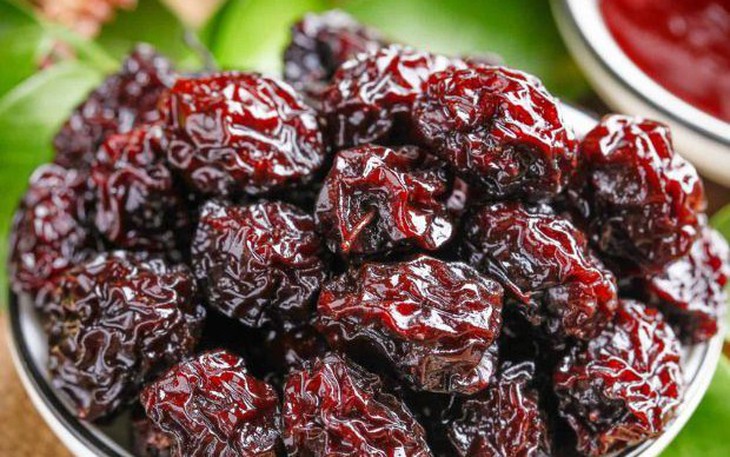 Nên ăn mận khô hay mận tươi tốt hơn? - Ảnh 2.
