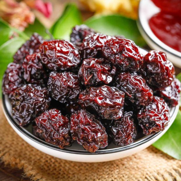 10 lợi ích sức khỏe hàng đầu của quả mận khô - Ảnh 1.