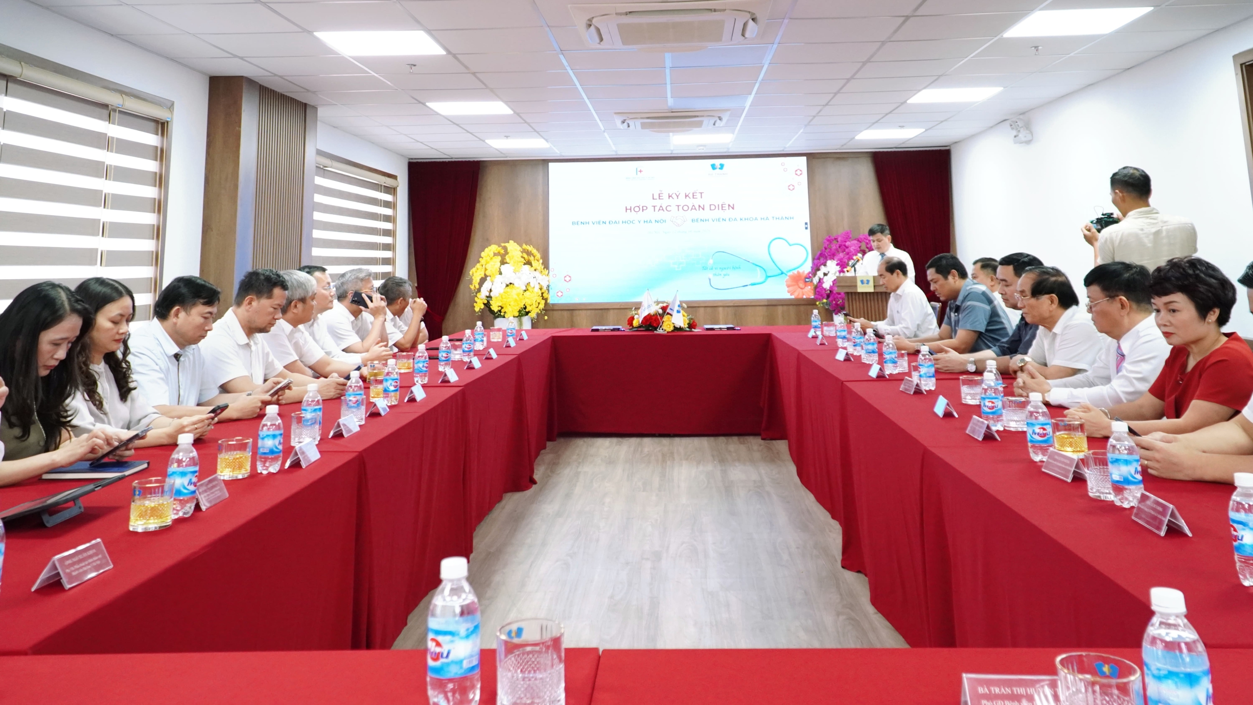 Hợp tác chiến lược toàn diện: Tất cả vì người bệnh thân yêu- Ảnh 1.