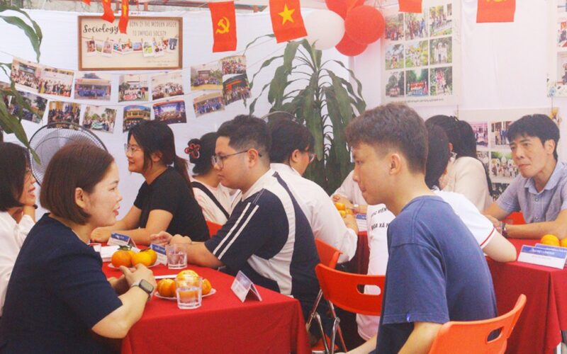Hàng nghìn sinh viên hào hứng tìm kiếm cơ hội nghề nghiệp tại AJC Job Fair 2026