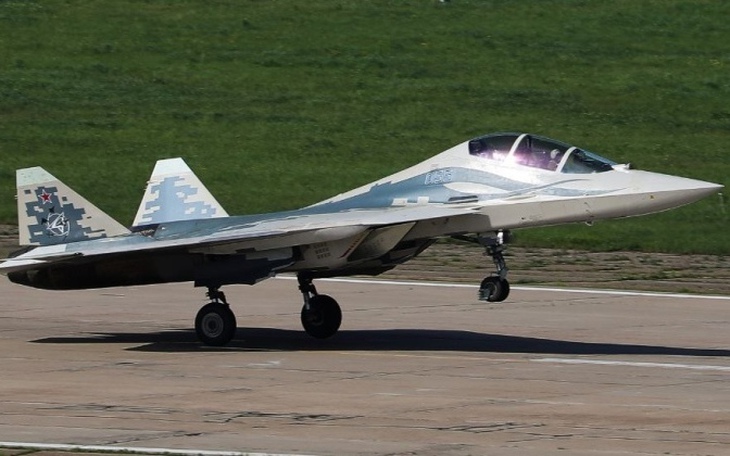 Tiêm kích Su-57 hai chỗ ngồi của Nga thực hiện chuyến bay thử đầu tiên