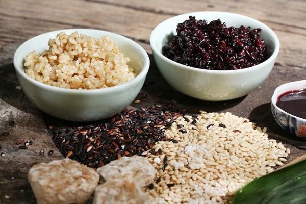 Vì sao cơm rượu nếp là món ăn không thể thiếu trong ngày Tết Đoan ngọ?- Ảnh 1.