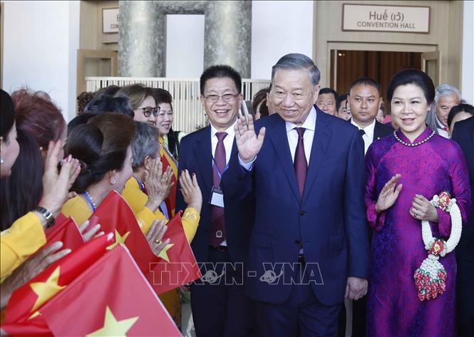 Tổng Bí thư, Chủ tịch nước Tô Lâm gặp gỡ cộng đồng người Việt Nam tại Thái Lan- Ảnh 1.