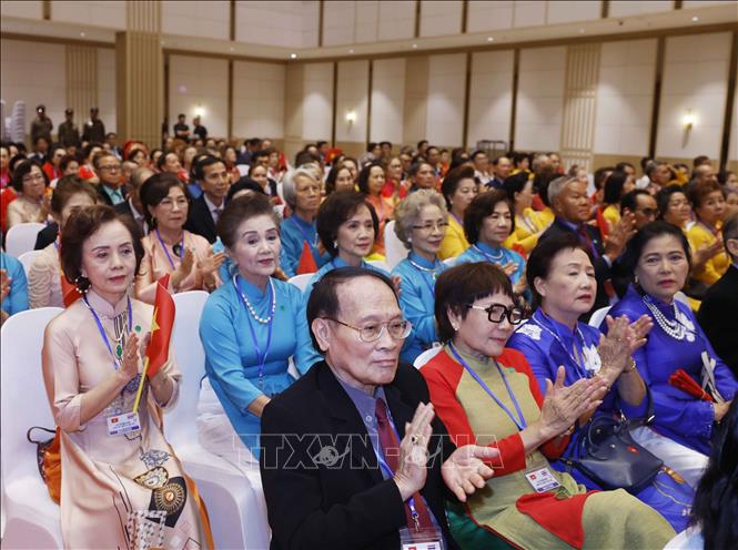 Tổng Bí thư, Chủ tịch nước Tô Lâm gặp gỡ cộng đồng người Việt Nam tại Thái Lan- Ảnh 5.