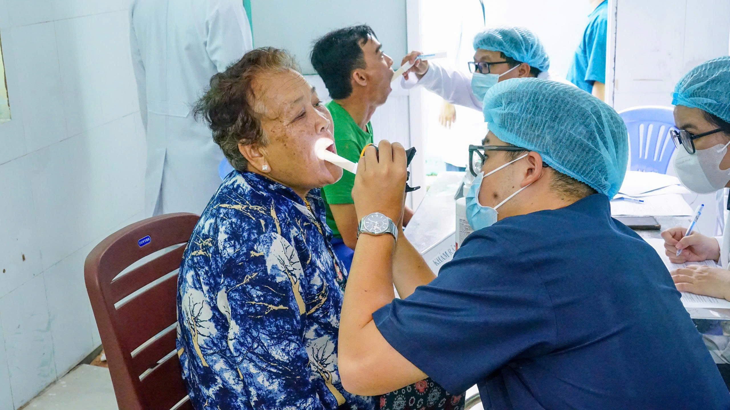 TPHCM đồng loạt khám sức khỏe miễn phí cho người dân từ xã đảo tới nội thành- Ảnh 5.