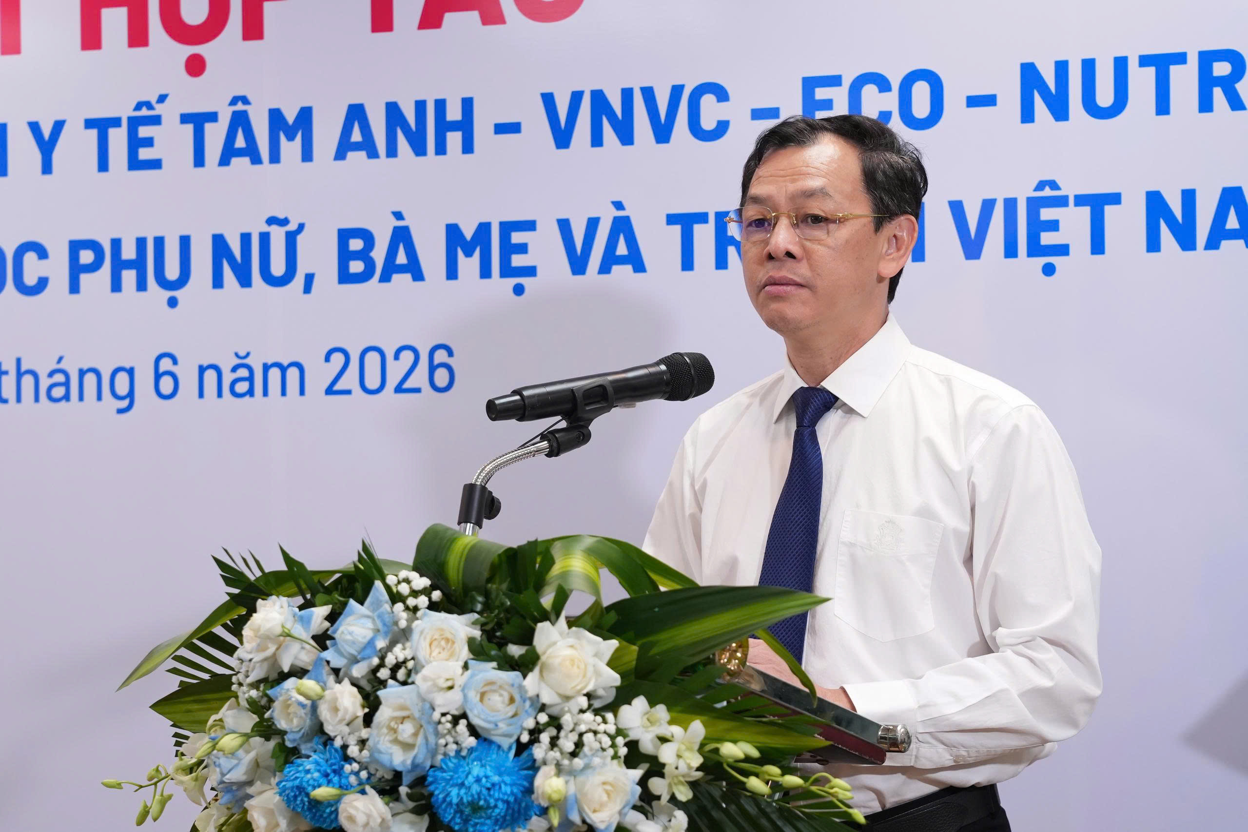 Thứ trưởng Nguyễn Tri Thức: Công tác bà mẹ, trẻ em không chỉ là chăm sóc y tế- Ảnh 1.
