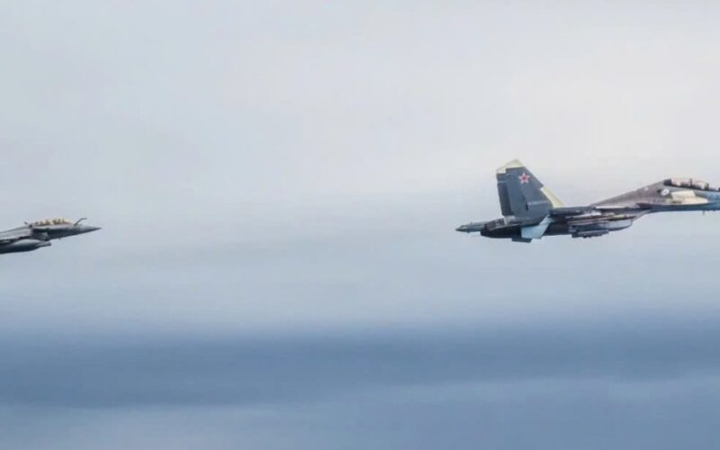 Tiêm kích Rafale Pháp và Su-30SM2 Nga ‘so găng’ trên bầu trời Baltic