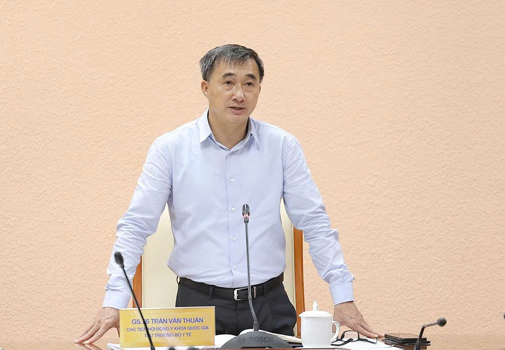 Thứ trưởng Trần Văn Thuấn: Hội đồng Y khoa Quốc gia đẩy nhanh tiến độ chuẩn bị kỳ kiểm tra đánh giá năng lực hành nghề bác sĩ- Ảnh 1.