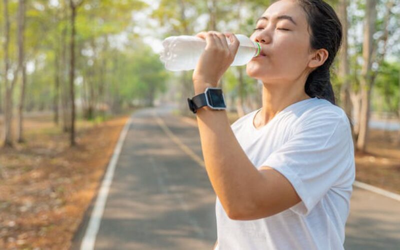 Nắng nóng đỉnh điểm – nên uống nước như thế nào để đảm bảo sức khỏe?